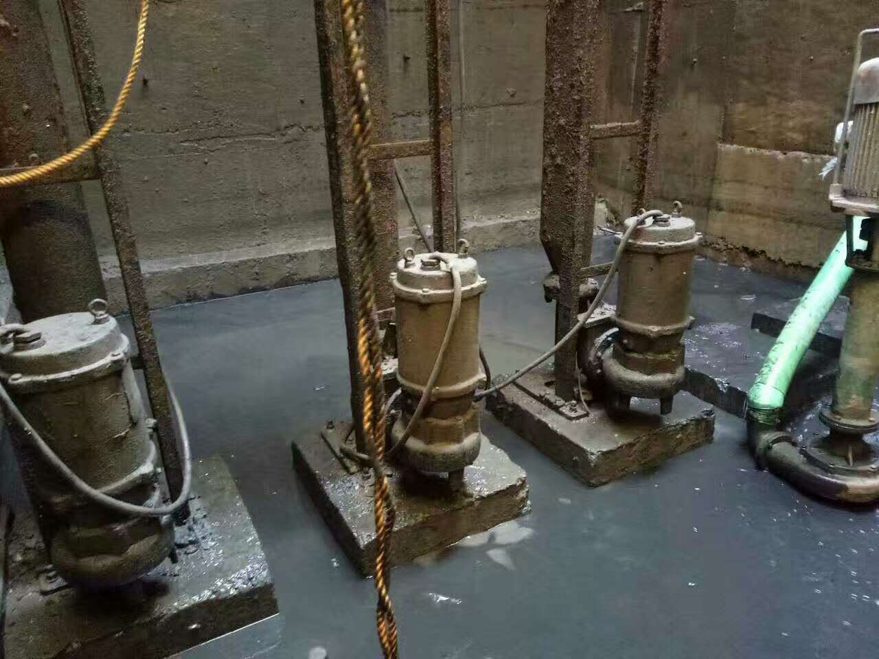 庐山污水池清理